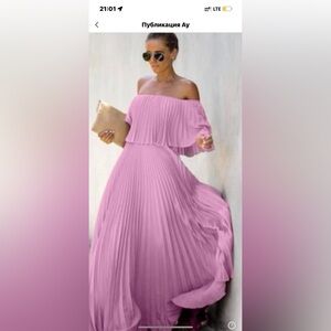 New Off-Shoulder Pleated Maxi Dress in Light Pink
Original price 120$ now 65$